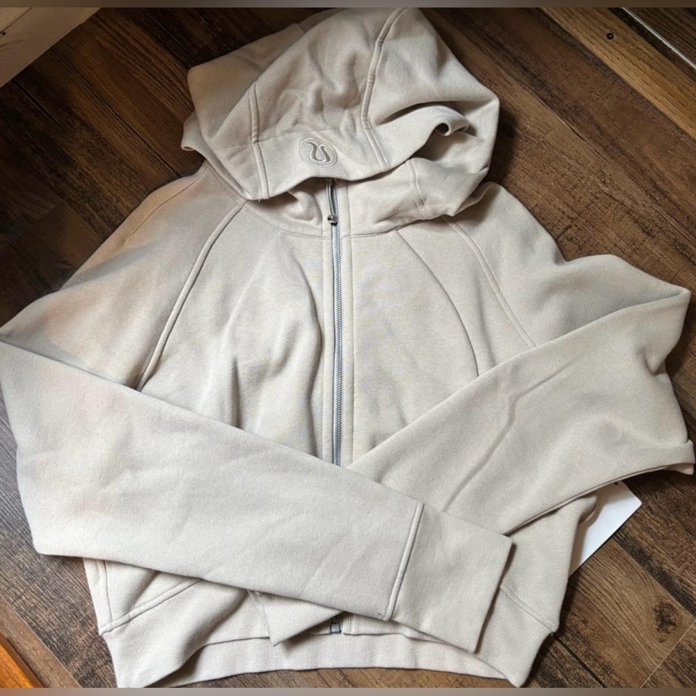 Lululemon cropped scuba hoodie!